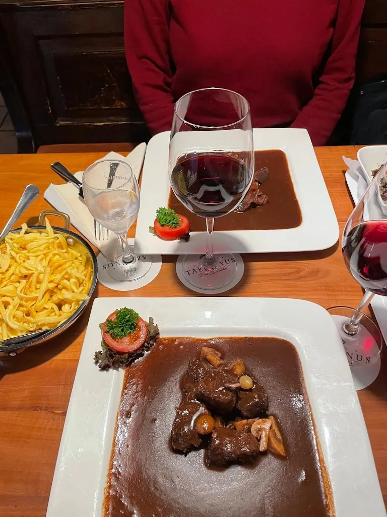 Villa Tabernus Das Weinlokal Inh. Bettina Delaye_Bergzabern_slider_image_1