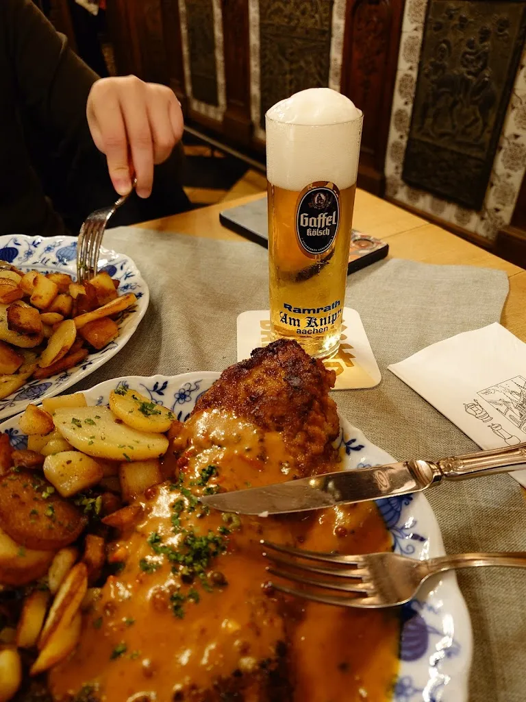 Hugo van der Heide_Am Knipp_Aachen_review