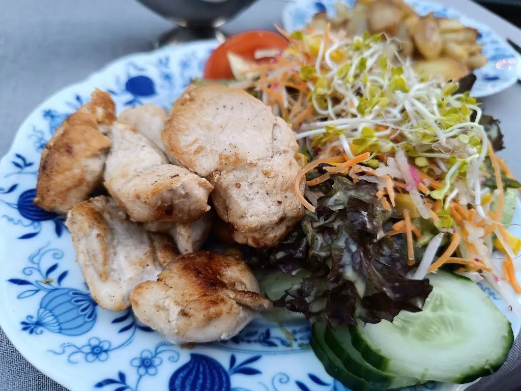 Julie Neville_Am Knipp_Aachen_review