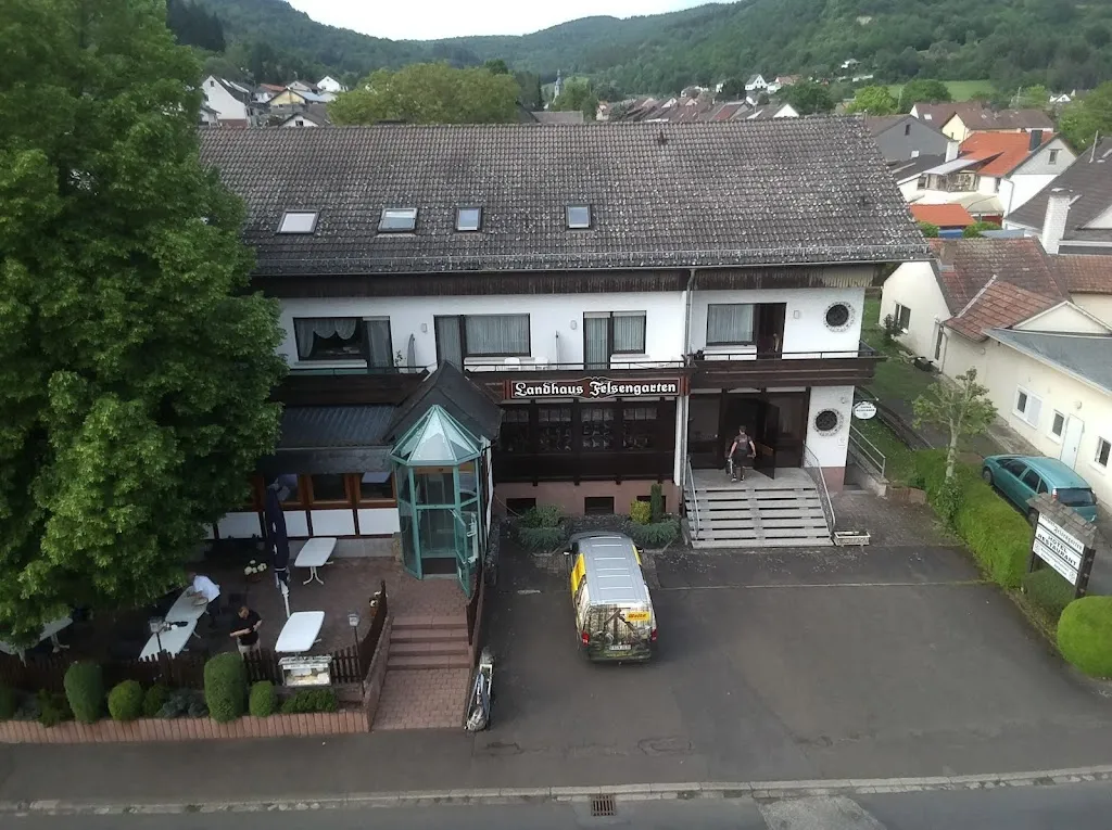 Landhaus Felsengarten restaurant in Simmertal