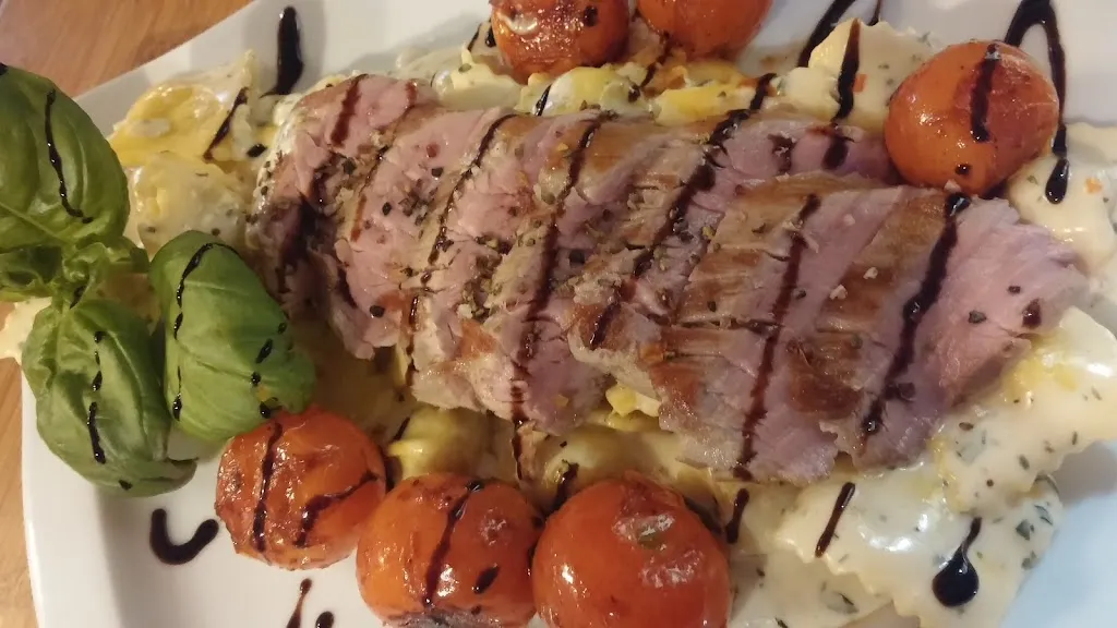 Dino´s Balkan Stube_Sörgenloch_slider_image_3