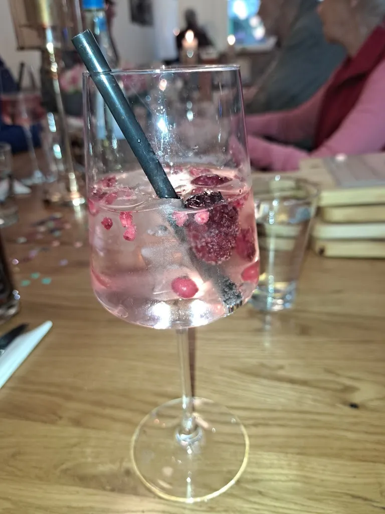 Ember Hill_Danis Schlossschänke Simmern | Restaurant und Pension | Catering für jeden Anlass__review