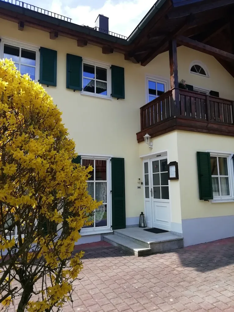 Pension Weinhandel Weinstube Hauk restaurant in Gottfrieding