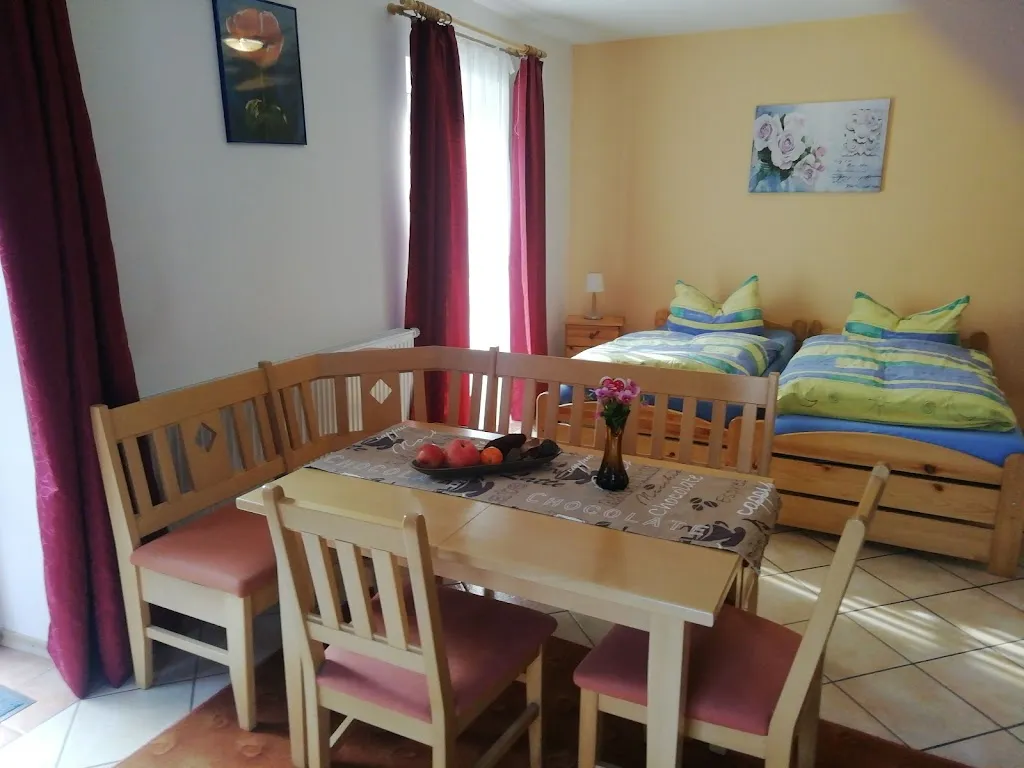 Pension Weinhandel Weinstube Hauk_Gottfrieding_slider_image_2