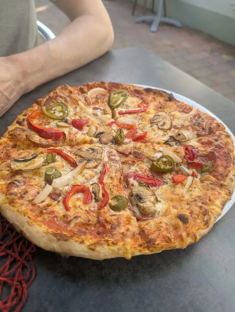 Kasey Raia Stout_Restaurant Pizzeria Roma_Steinwenden_review