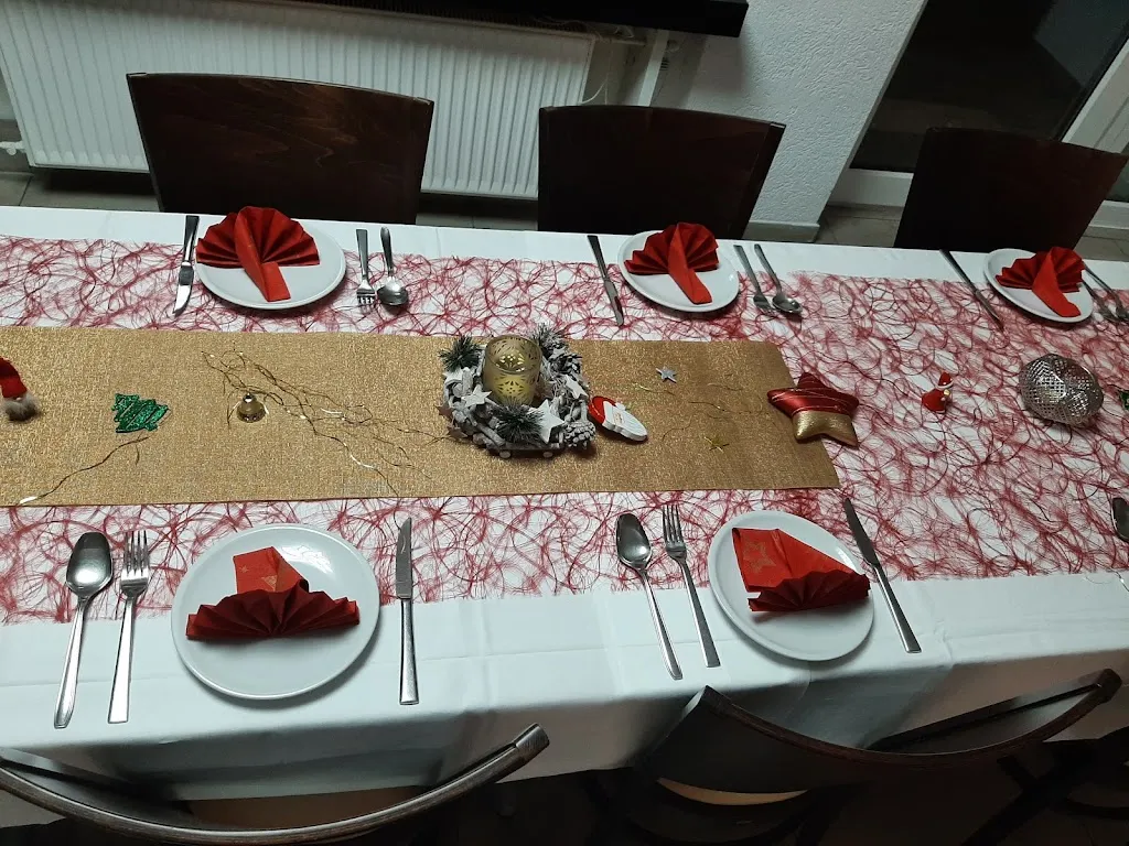 Taj Restaurant restaurant in Unnau