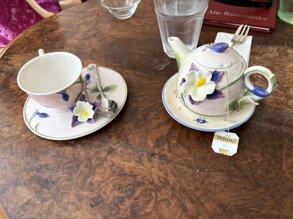 Leah Huehne_Kaffeehaus 