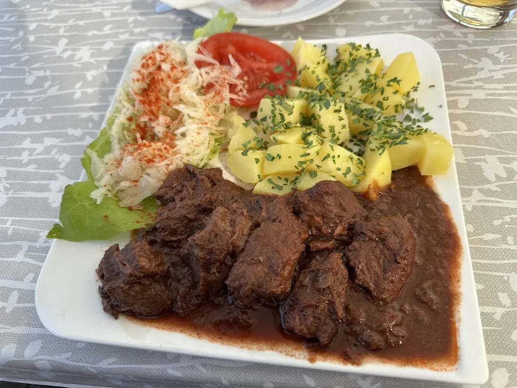 Menu_Flugplatzgaststätte-Mont-Royal Original Ungarischer Restaurant_Traben-Trarbach_image_7