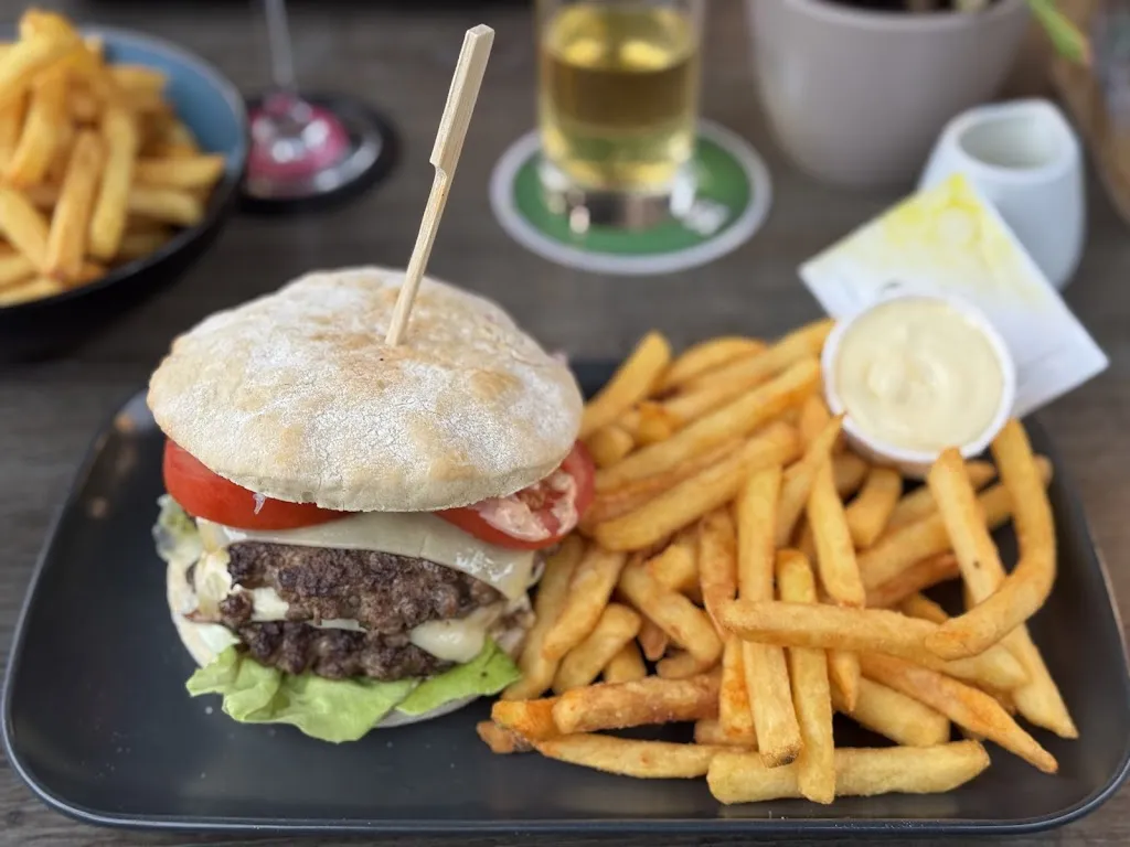 Riff Schnitzel & Burgerhouse_Traben-Trarbach_slider_image_3