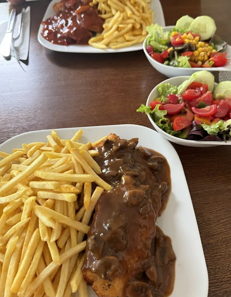 Moni R._Restaurant am Blauen See / Beach House Engel_Vettelschoß_review