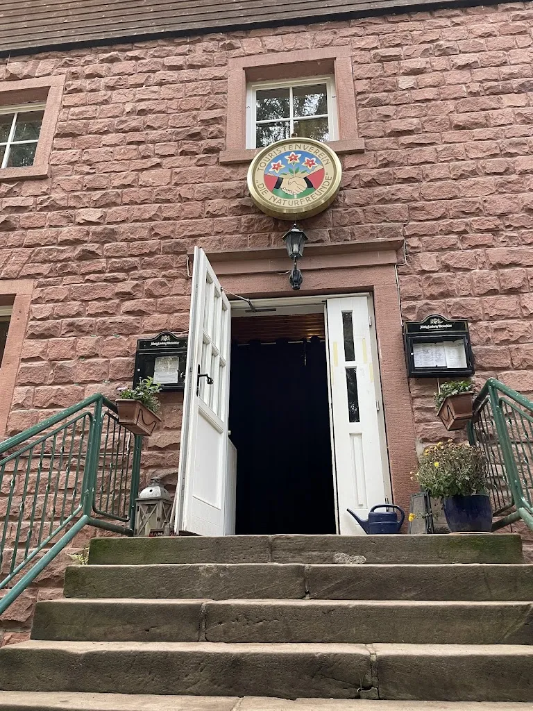 Julia Augustin_Oppauer Haus Naturfreundehaus_Weinstraße_review