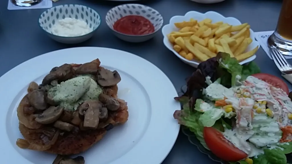 Monika Jankowska_Bürgerhaus Restaurant Kegelbahn_Waldmohr_avis