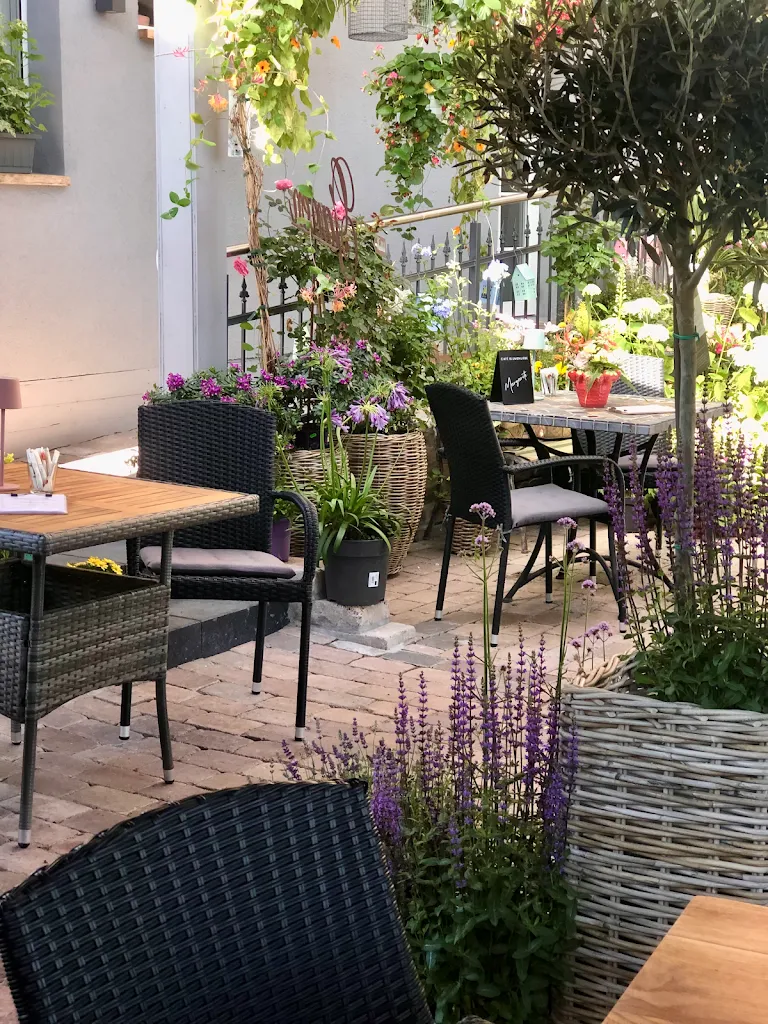 Café Blumenliebe restaurant in Wallertheim