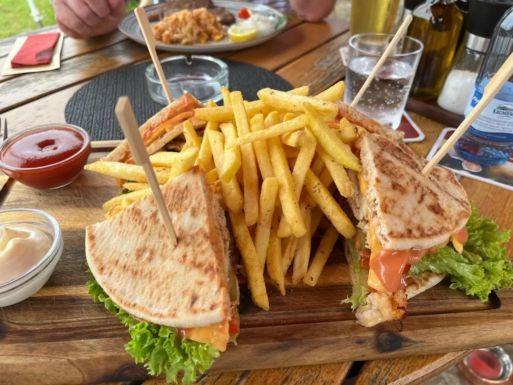 Marion Sauter_Der Grieche im Tennisclub Weingarten_Weingarten_review