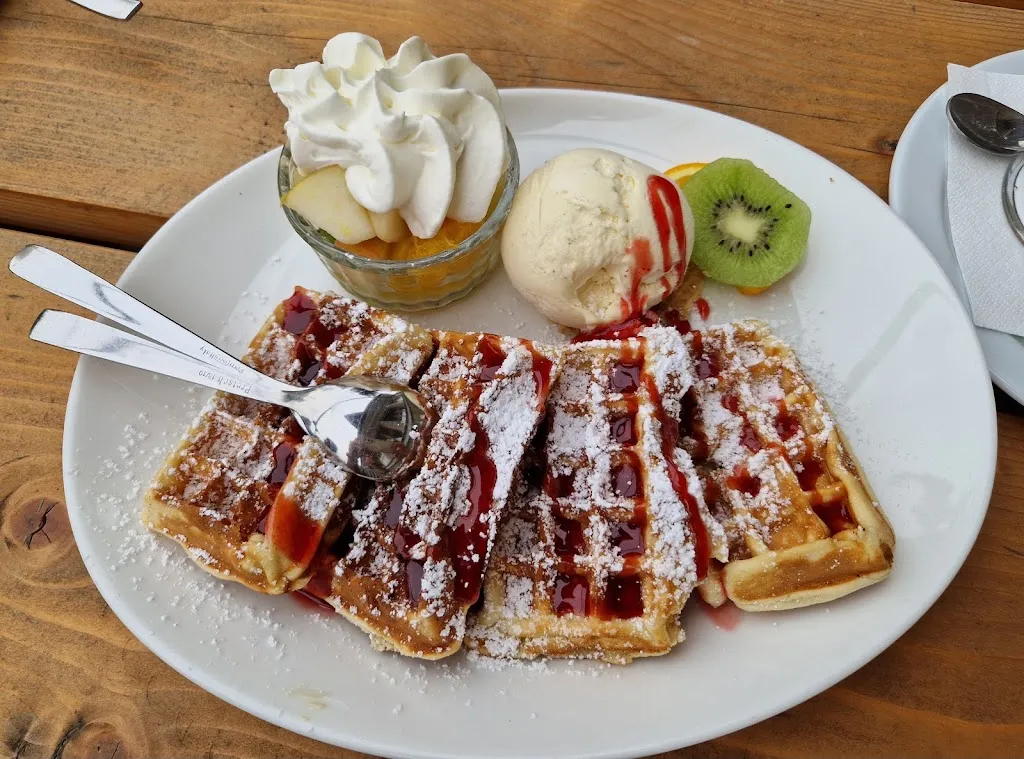 Café Waffel & Werksverkauf Otto Beier Waffelfabrik GmbH_Miltach_slider_image_3