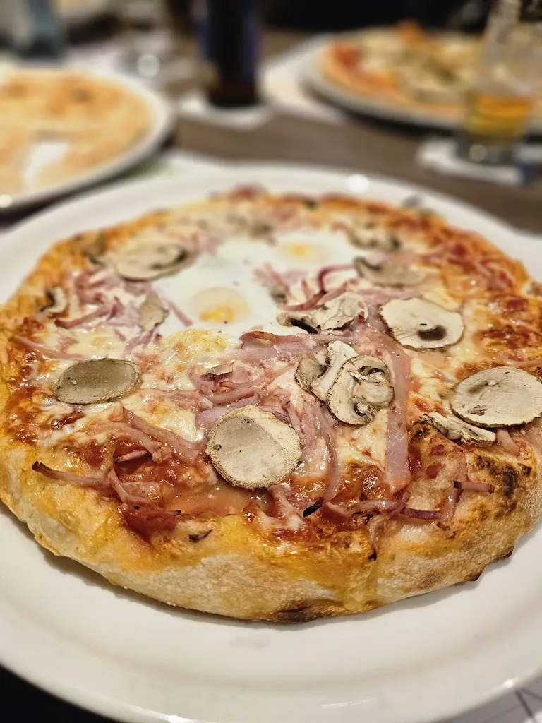 Mario Cofone_Weitefeld_slider_image_2