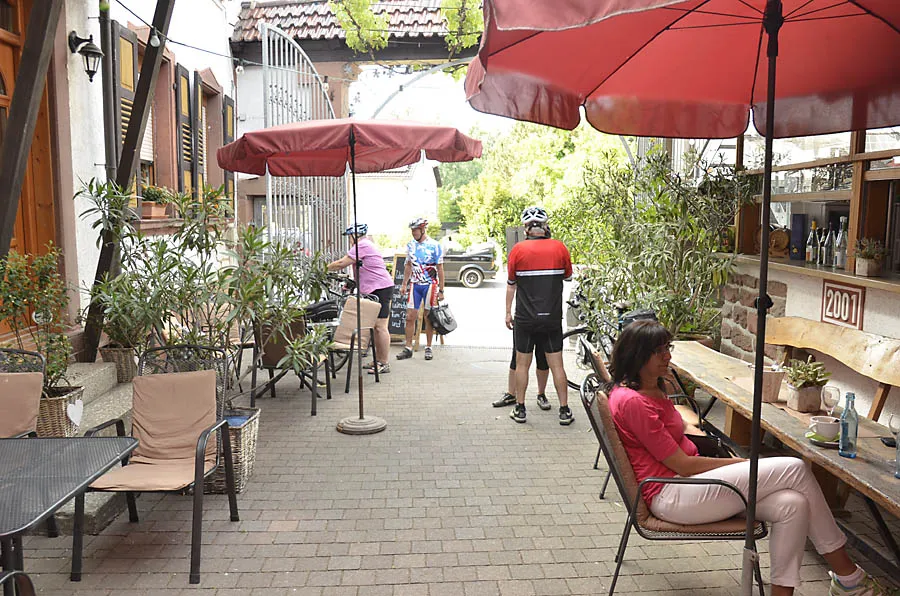 Weingut Peter Bitzel restaurant in Winden