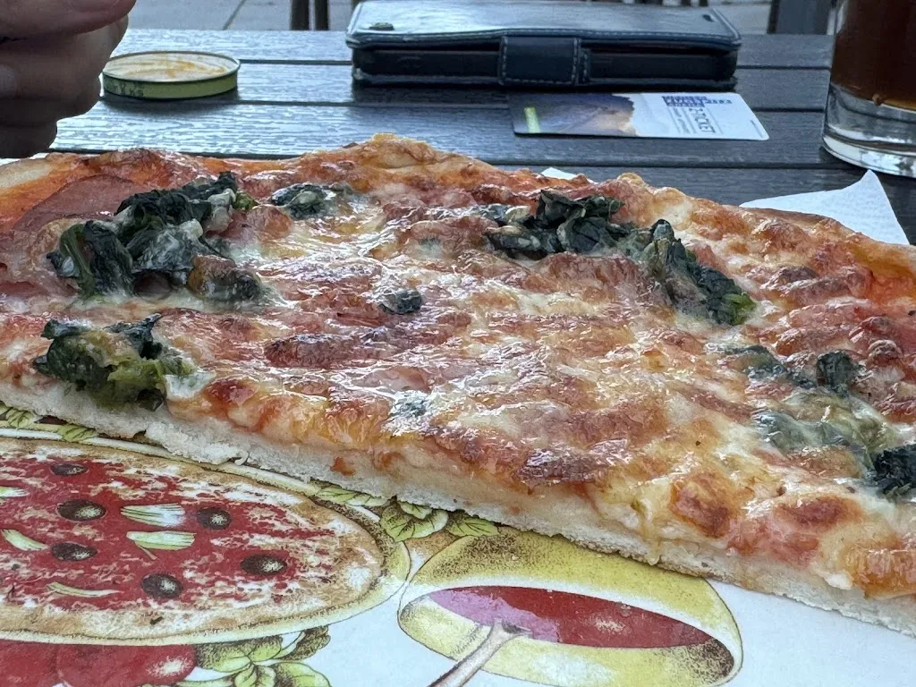 Pizzeria Gelateria La Piazzetta_Wolfstein_slider_image_3