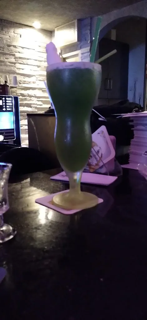 Menu_AKRO Cafe Restaurant Lounge Sportsbar_Wissen_immagine_4