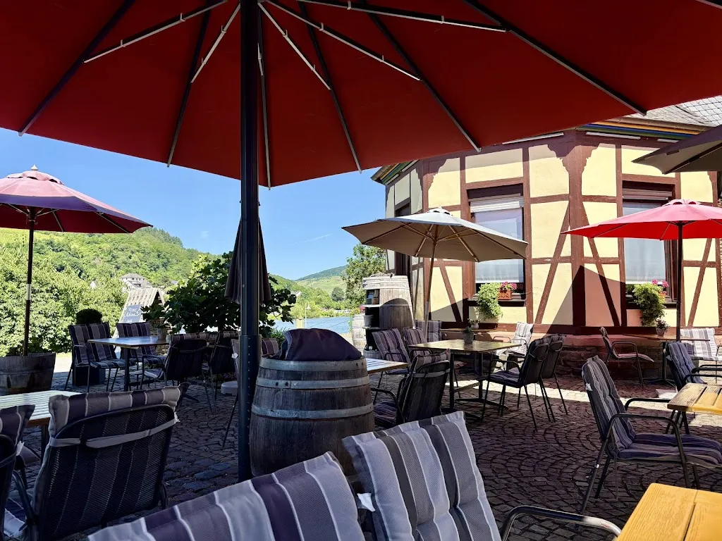 Zum alten Bahnhof restaurant in (Mosel)