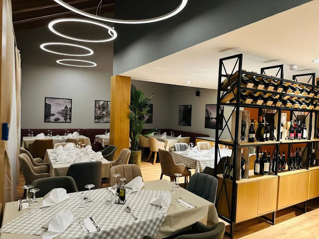 Restaurant Pizzeria Bella Theranda restaurant in Gräfelfing