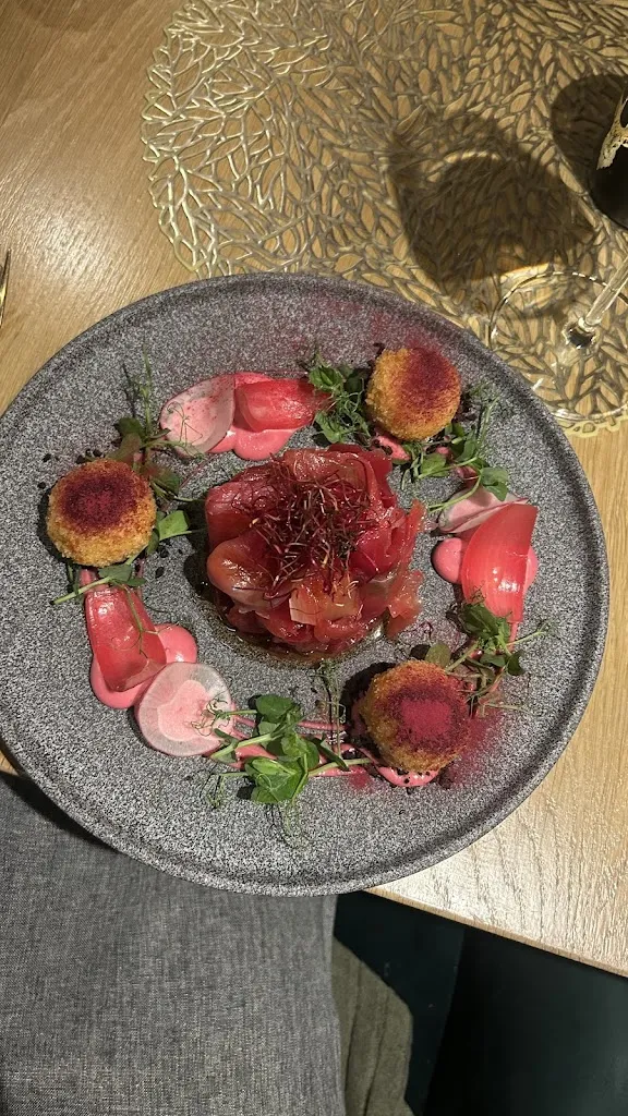 Alistair Tresidder_Village Kitchen Restaurant & Lounge_Austria_review