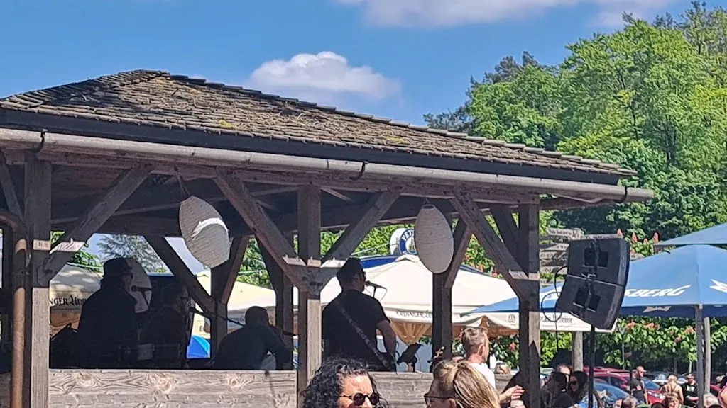 PETERS Alm mit großem Biergarten_Homburg_slider_image_2