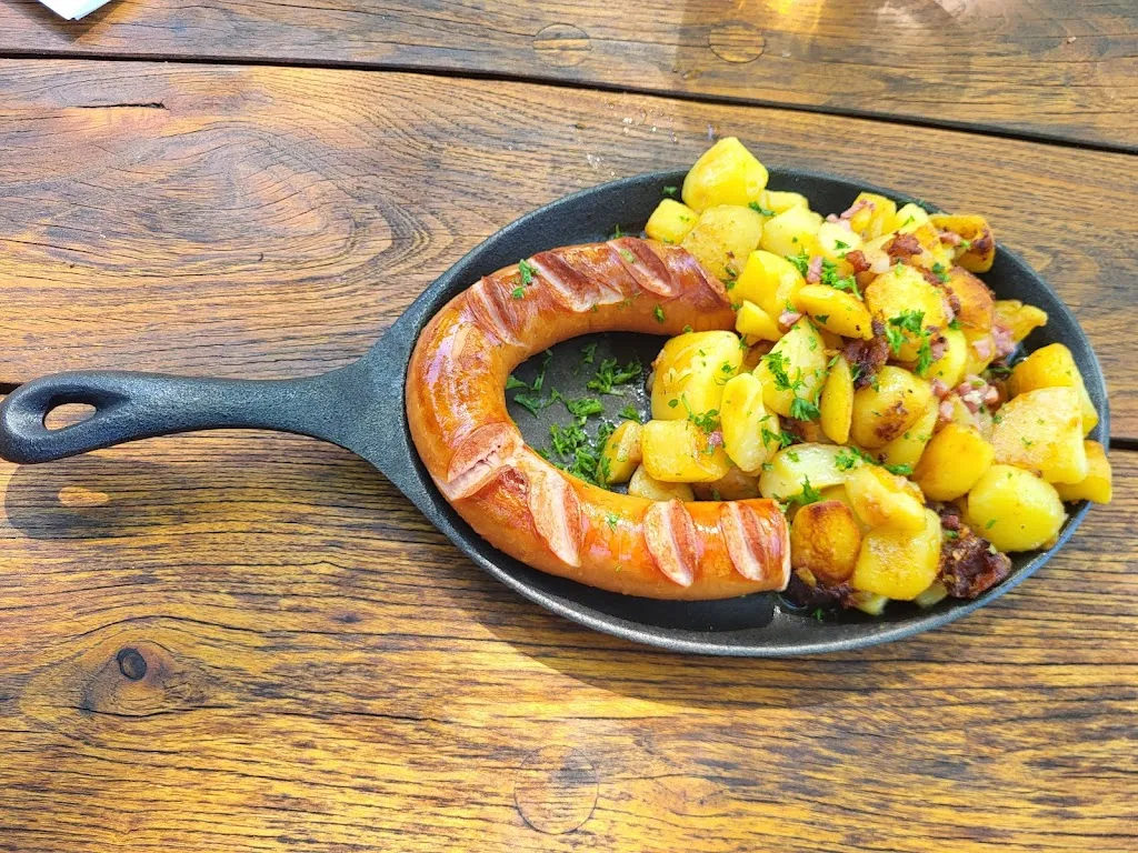 PETERS Alm mit großem Biergarten_Homburg_slider_image_3