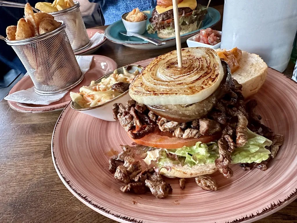 Rawad Elias_Feuer & Flamme Steakhouse Burgermanufaktur_München_review