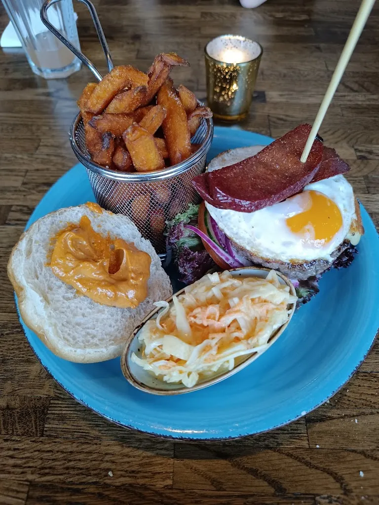 Artur Malheiros_Feuer & Flamme Steakhouse Burgermanufaktur_München_review