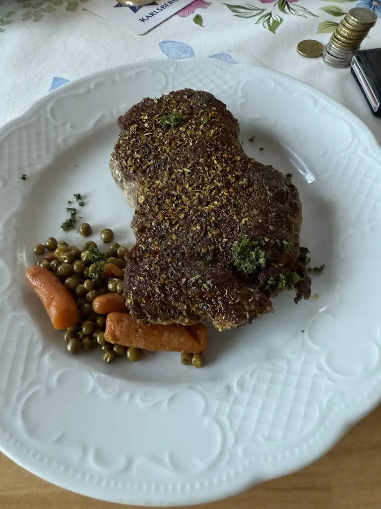 Christian Noß_Zum Wasserturm_Völklingen_review