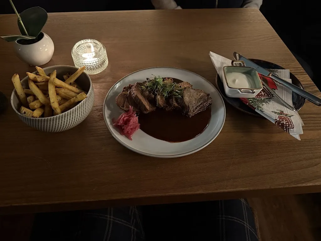 COZY Brasserie-Bar_Donau_slider_image_3