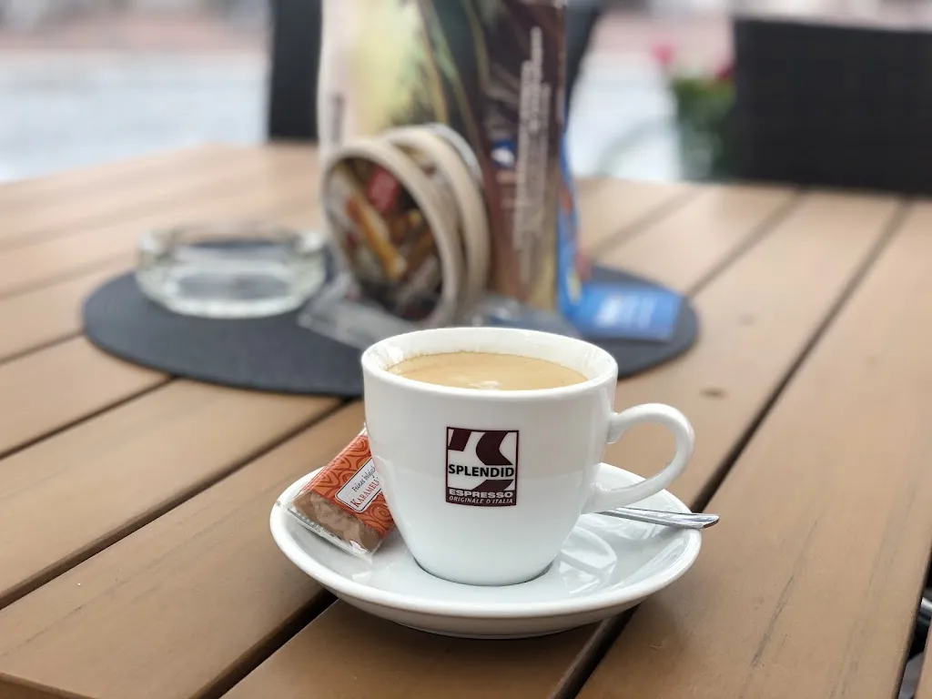 Café-Bistro Guglhupf_Donau_slider_image_2