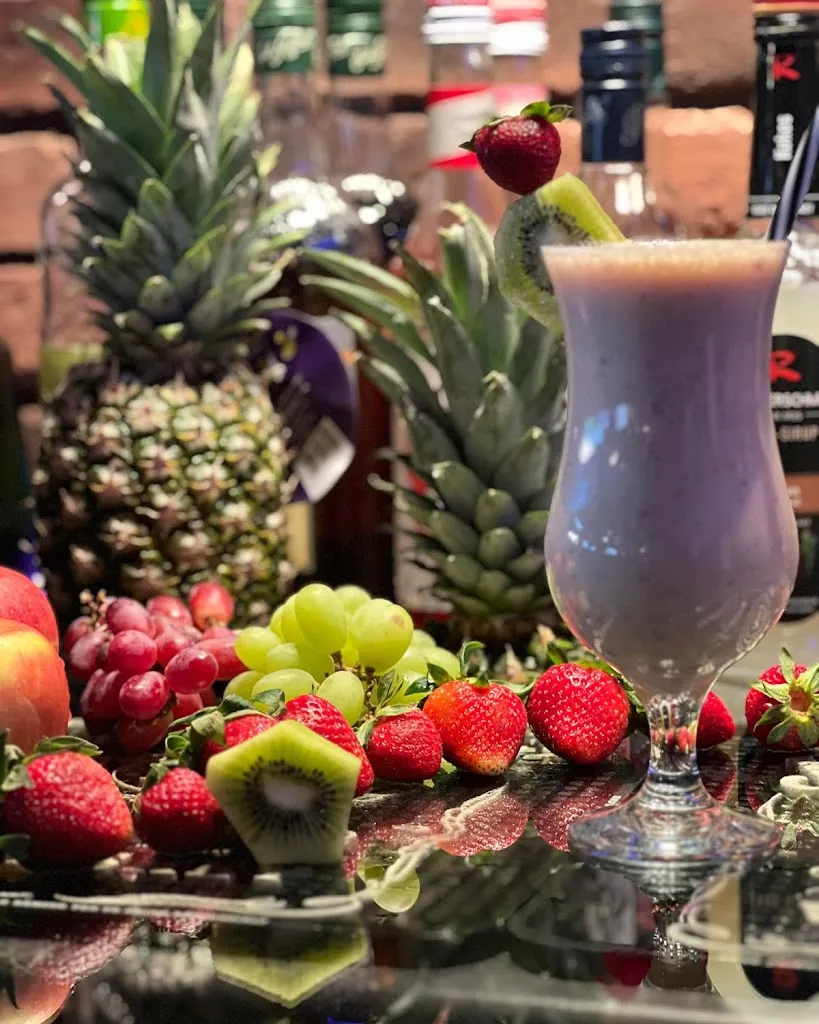 Livana Cocktail & Shisha Lounge_Donau_slider_image_3