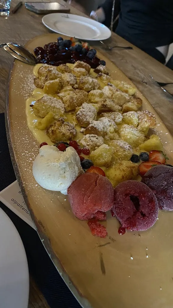 Lara O_Alp Altenbaindt_Holzheim_review