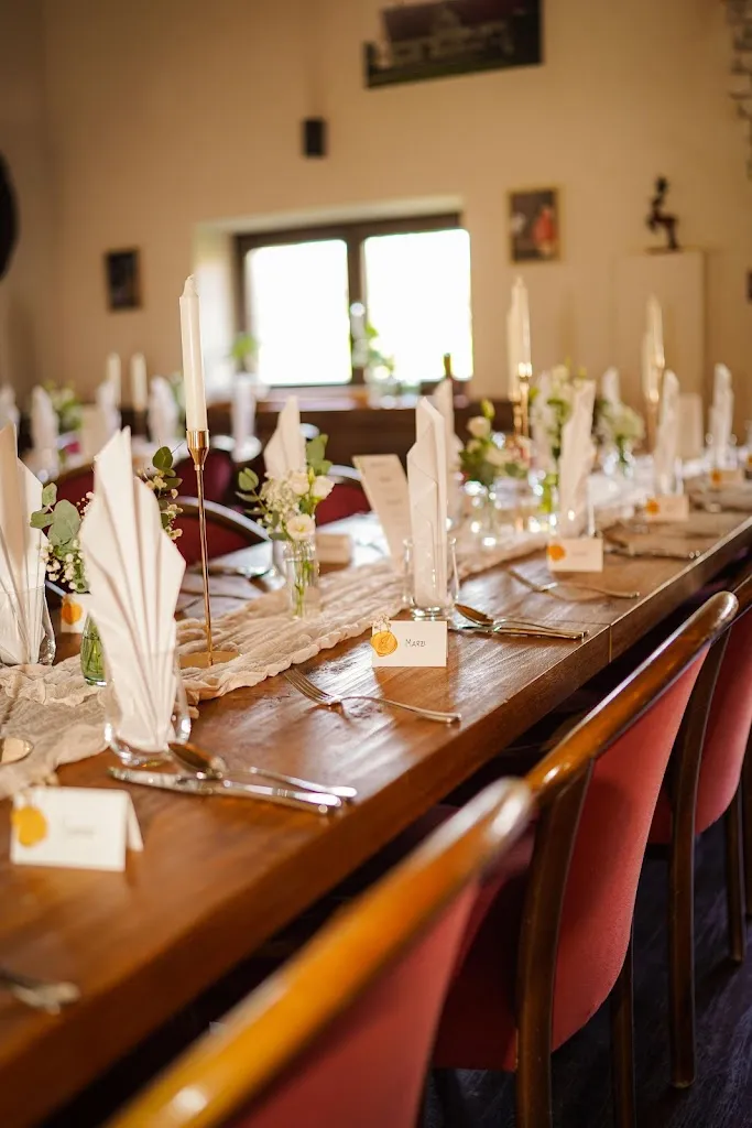 Alp Altenbaindt restaurant in Holzheim