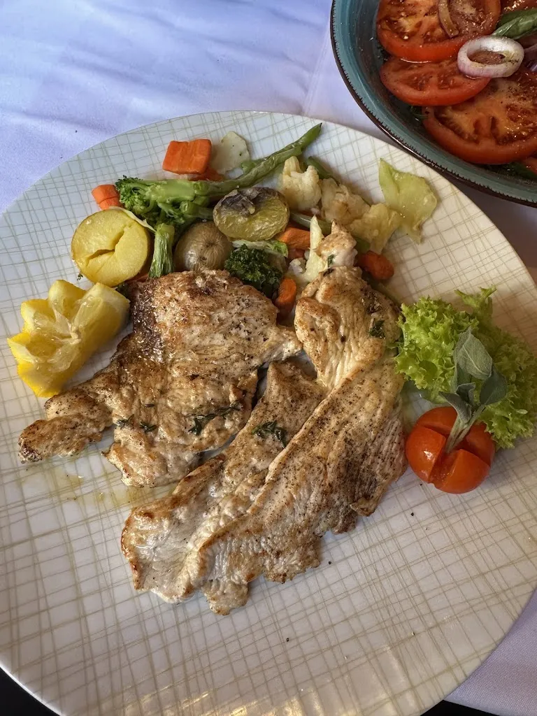 Herbert Huber_Heckerkeller Il Ritrovo_München_review