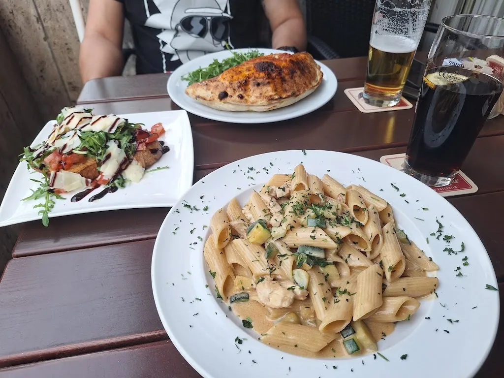 Conny Späth_Canapee Grafing_München_review