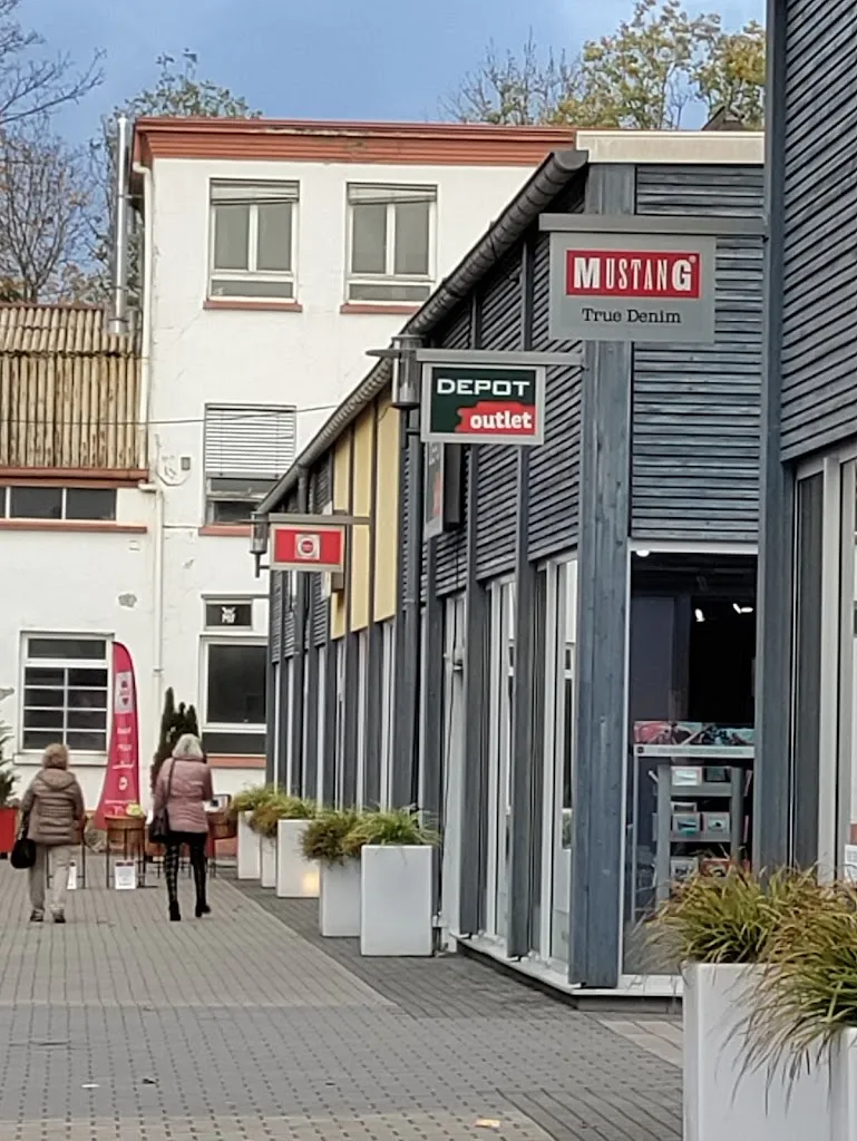 Outlet Center Wadgassen restaurant in Wadgassen