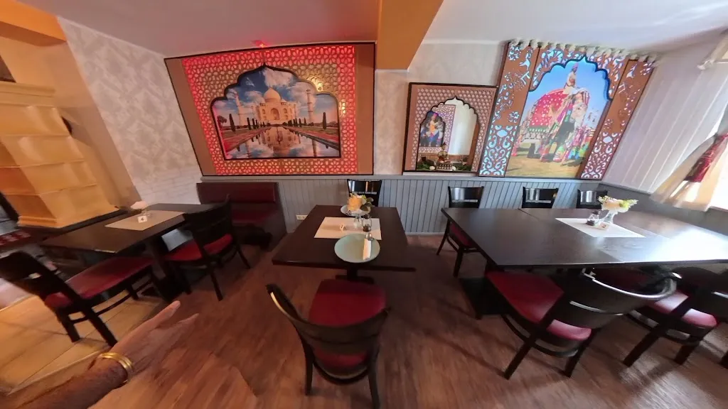 Dhillon's_Düben_slider_image_2