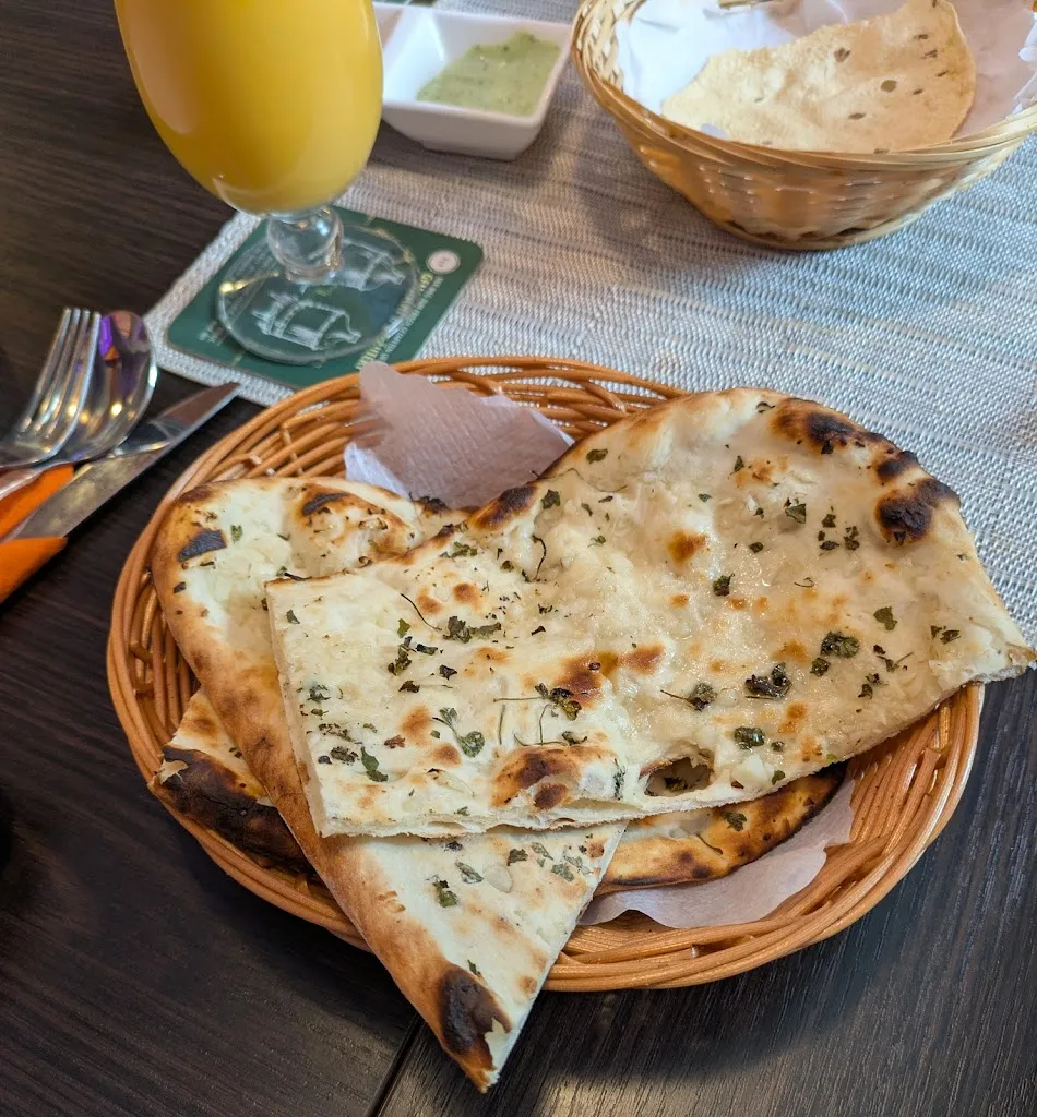 Dhillon's_Düben_slider_image_3