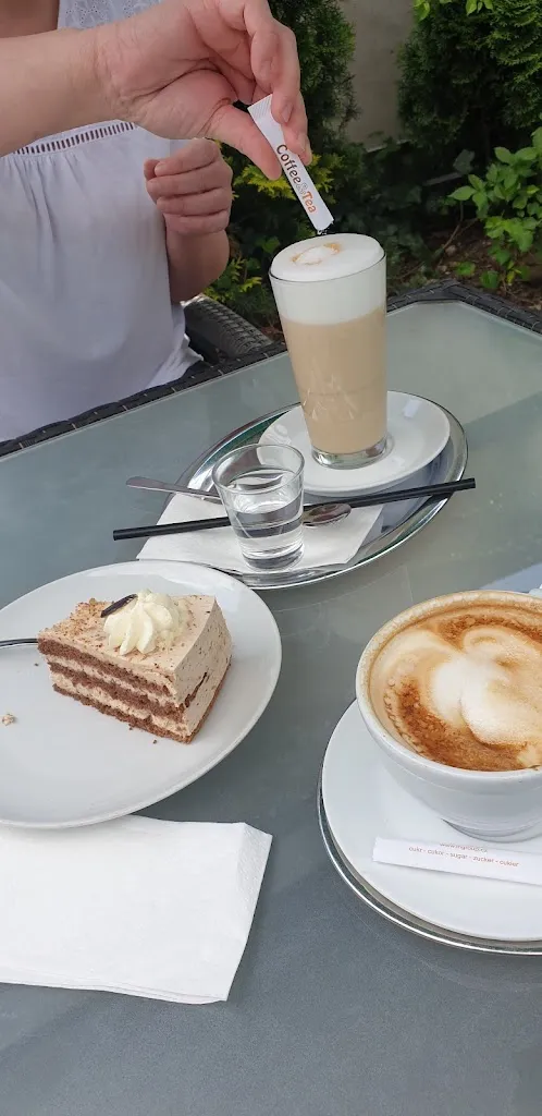 Hrvoje 123_Café Glashaus_München_review