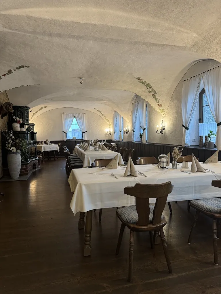 Bergschlößchen restaurant in Bernsdorf