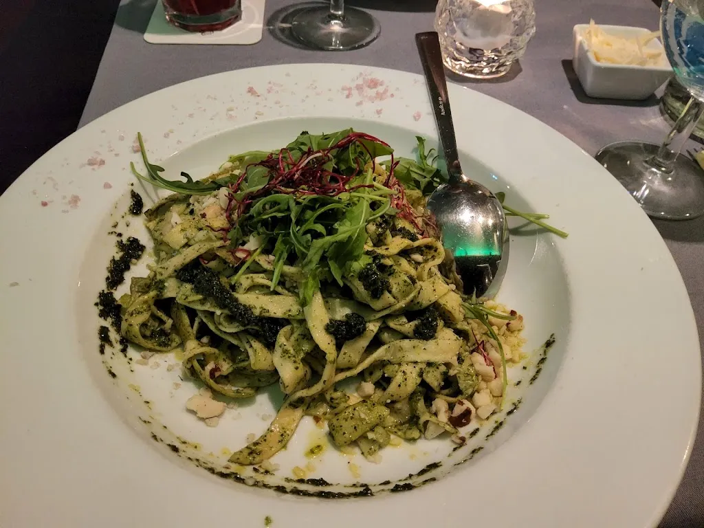 Menu_HELO Restaurant_Hamburg_image_9