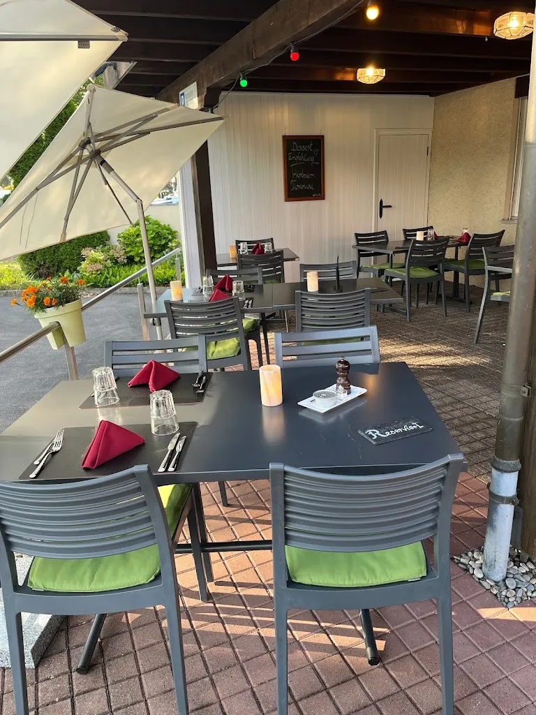 Auenstube restaurant in Bassersdorf