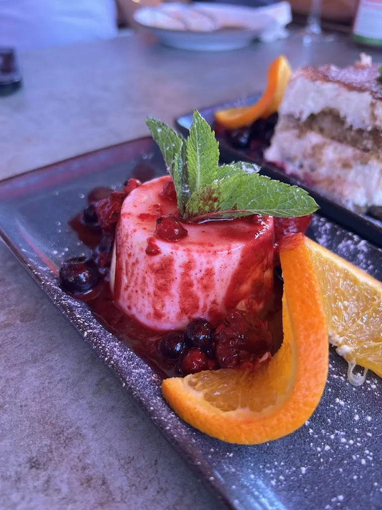 Pat Sath_Laurin_Deggendorf_review