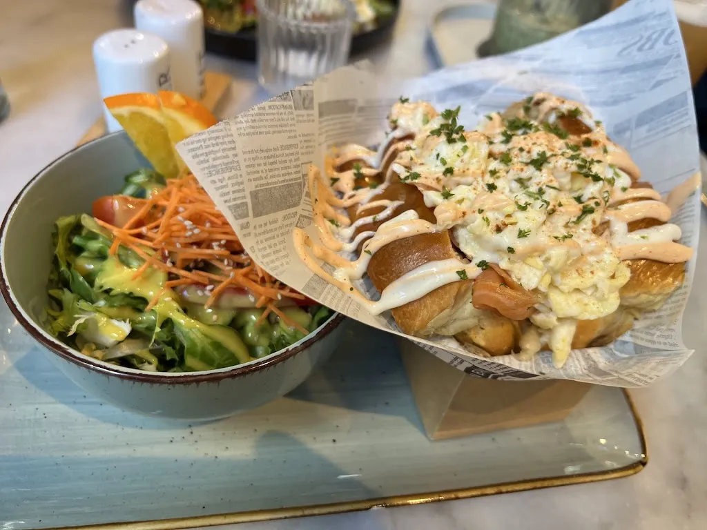 Igor Korzinek_endless_Leipzig_review