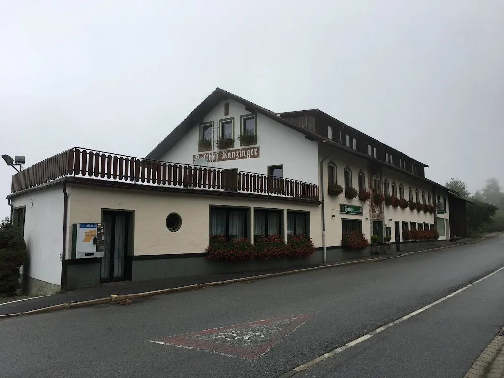 Jayne Hoysal_Panorama-Landgasthof Ranzinger_Schöfweg_avis