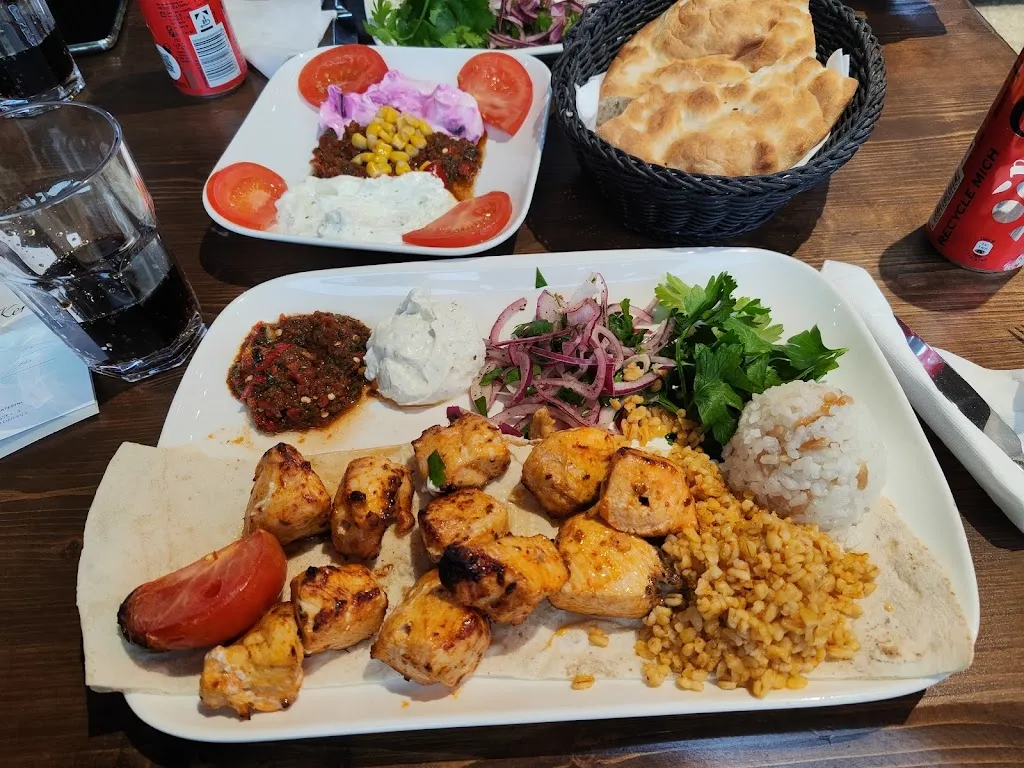 Kervan Holzgrill Restaurant_Fils_slider_image_2