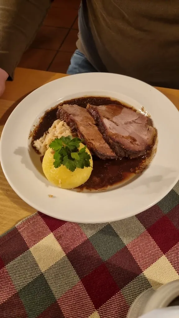 Gergely Jávor_Goldener Engel_Deggendorf_review